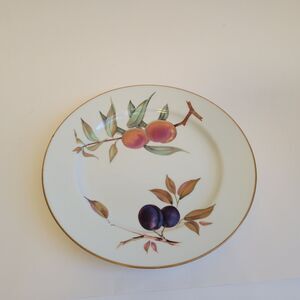 Royal Worcester Evesham gold dinner plate 9 3/4"